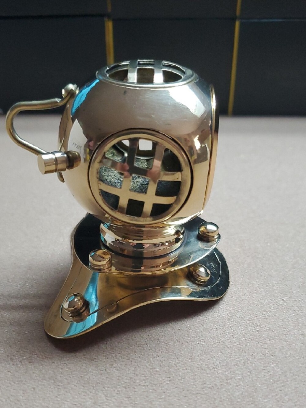 Invicta Gold Diver Helmet Clock - Picture 3 of 5